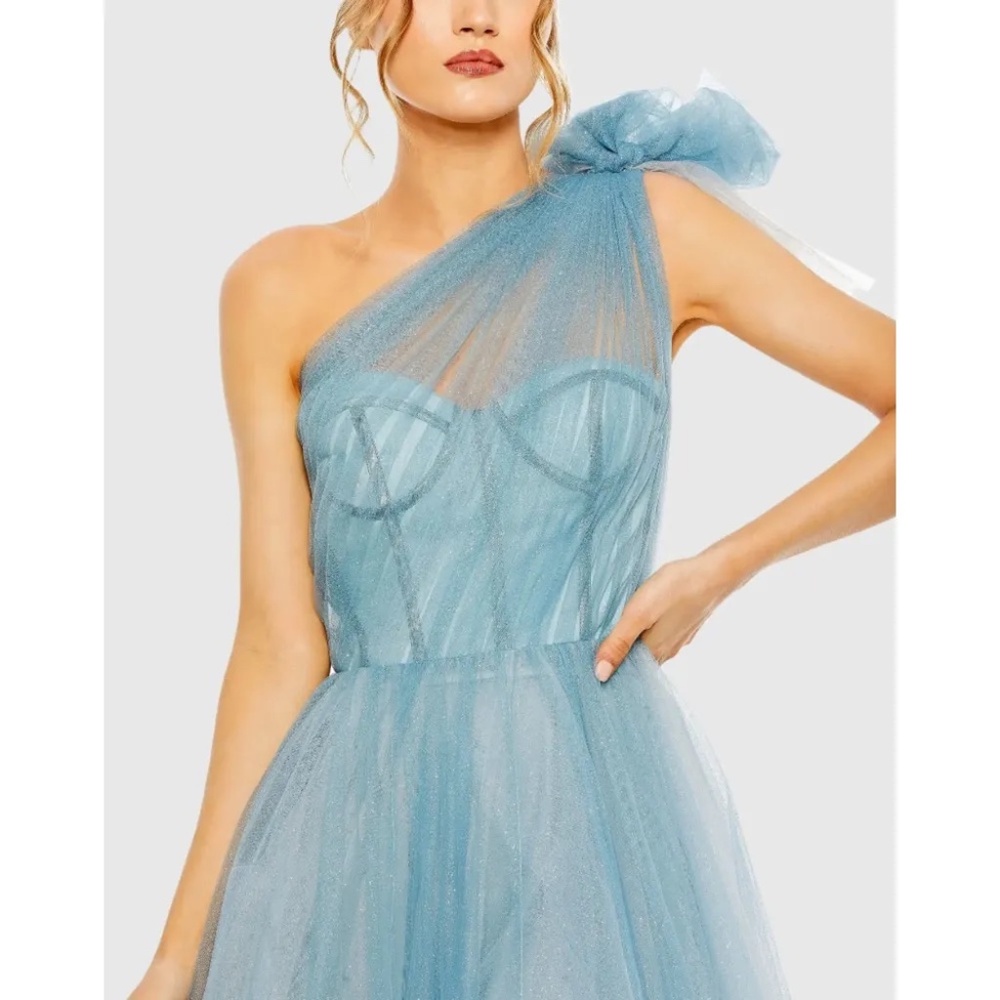 NWT Mac Duggal Glitter One-Shoulder Ombre Gown with Bow - size 8 - Picture 3 of 7